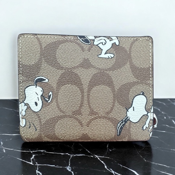 Coach X Peanuts Signature Snoopy Snap Canvas Wallet -Khaki (C4591) - Picture 7 of 7